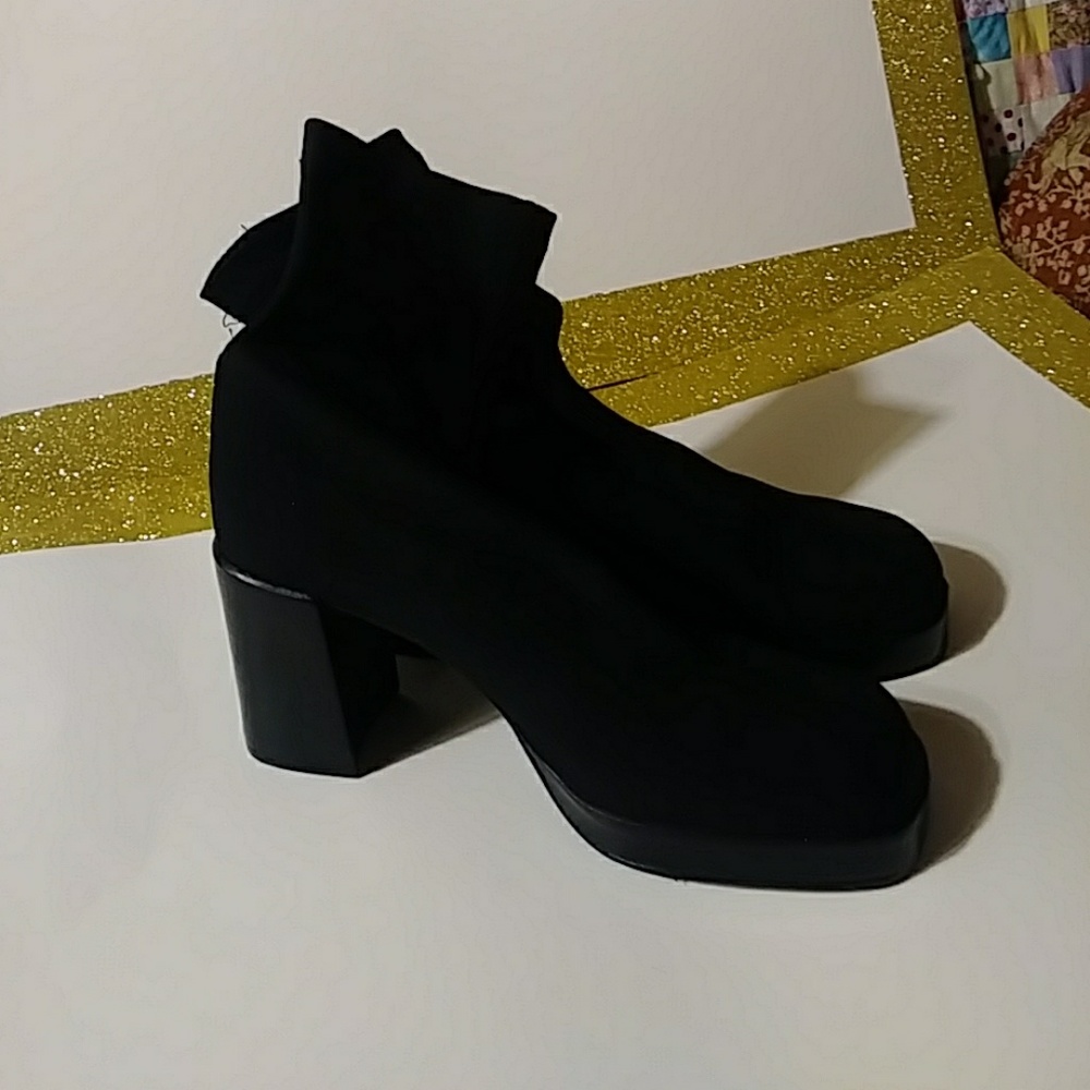Guess black women's elastic band boots
